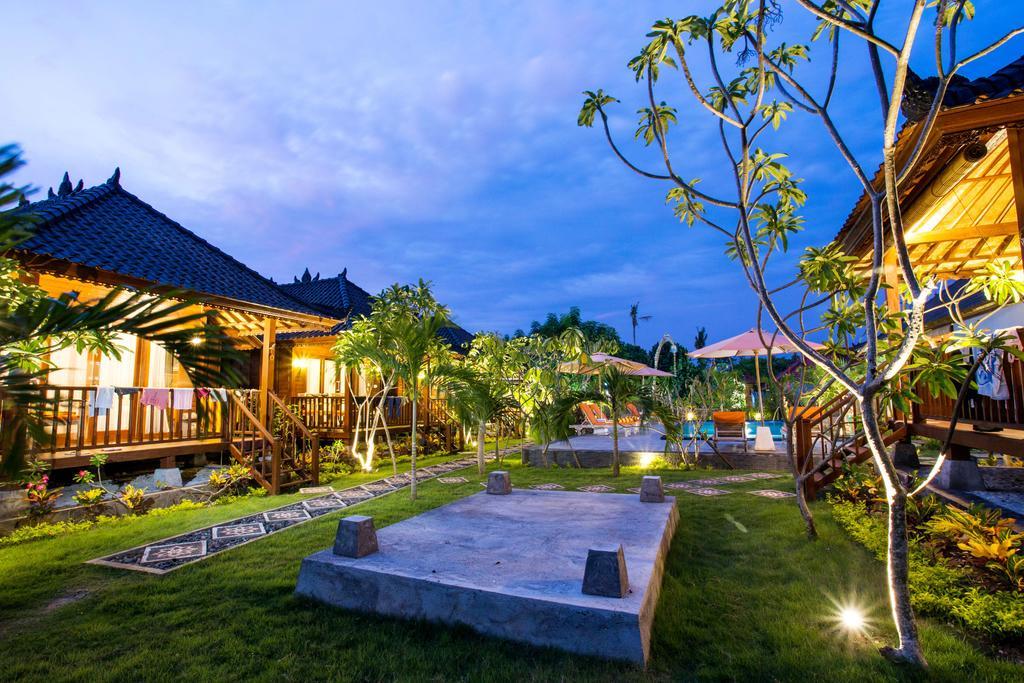 Dinatah Lembongan Villas Exterior photo