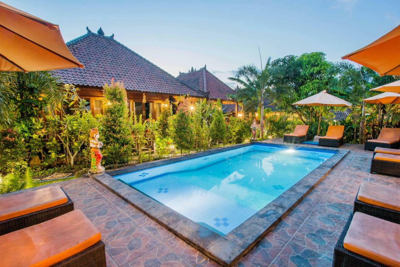 Dinatah Lembongan Villas Exterior photo