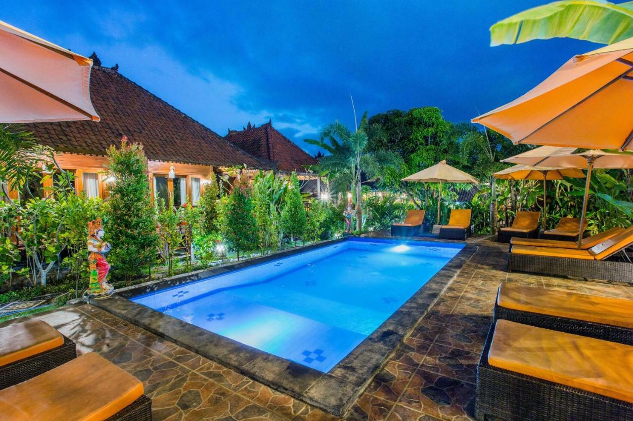 Dinatah Lembongan Villas Exterior photo